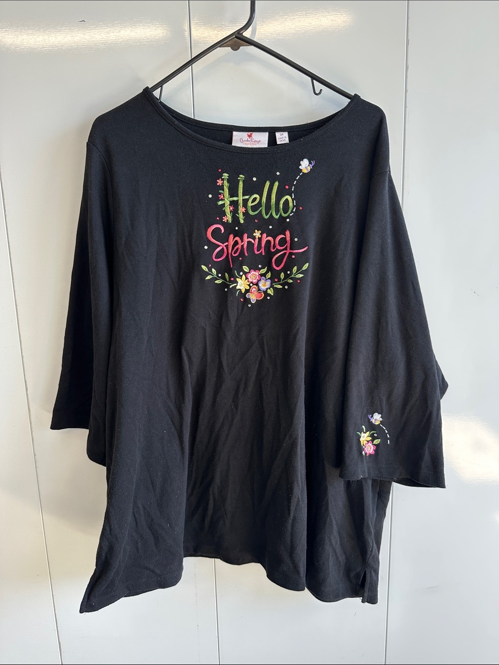 Quacker Factory Black 'Hello' Floral Embroidered Graphic Top